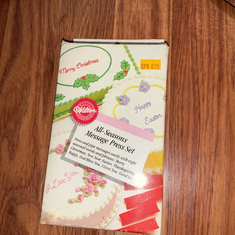 Wilton All-Seasons Message Press Set